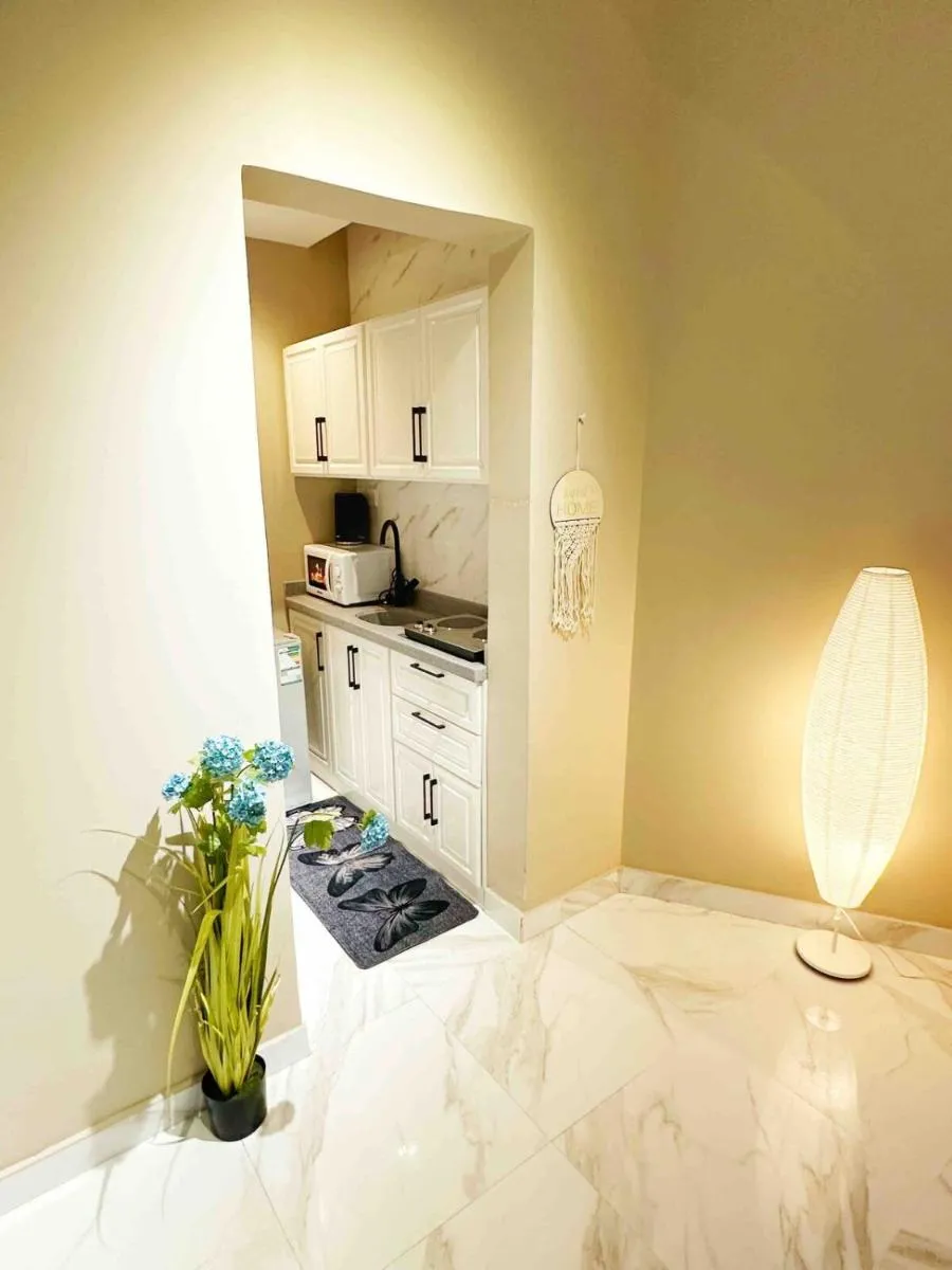 Image 3 of Stylish and luxurious studio, side entrance 1C
