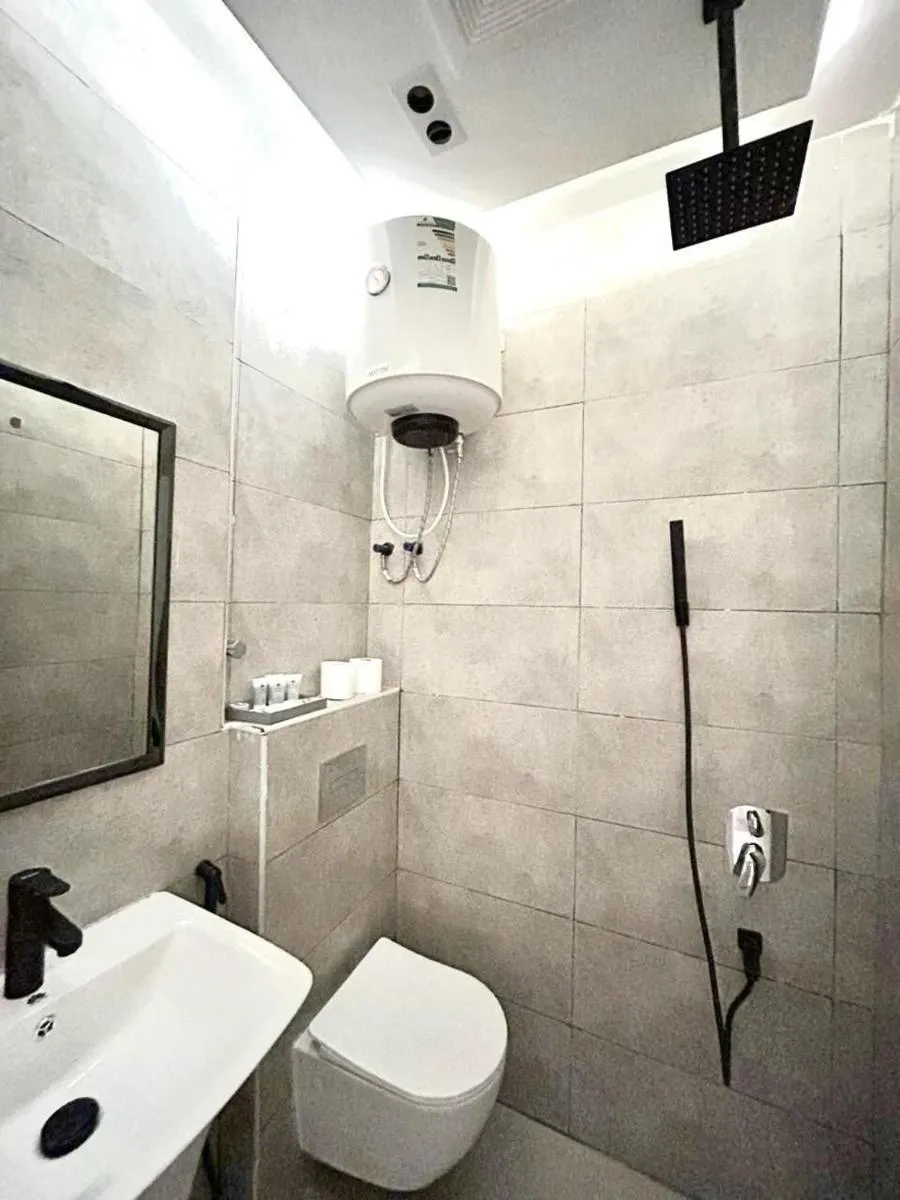Image 2 of luxuryHome104