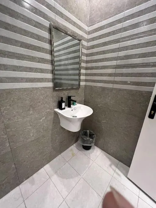 Image 6 of شقة فاخرة بصالة