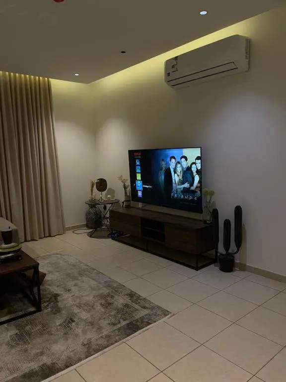 Image of شقة مميزة في حي الملقا غرفة نوم ماستر وصالة ومطبخ سمارت انترنس