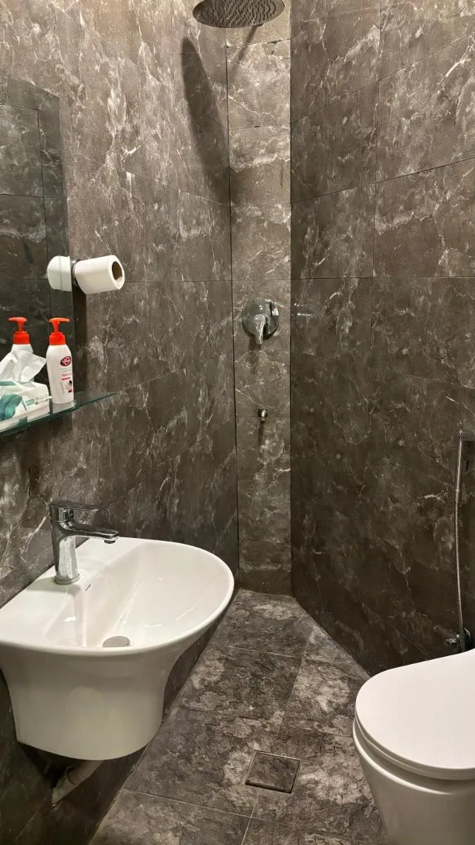 Image 2 of شقة ستديو في مجمع حي ام الحمام الغربي