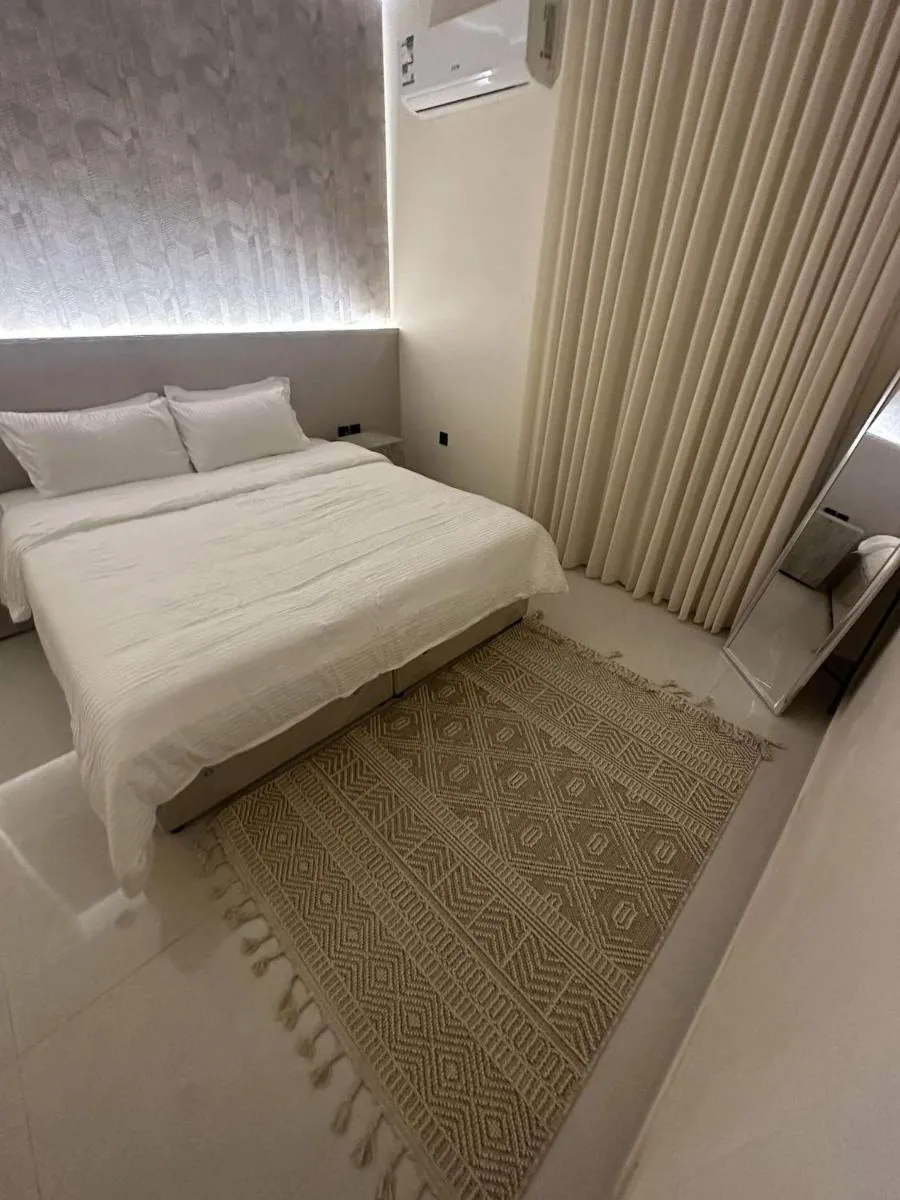 Image 5 of شقة واسعة غرفة نوم وصالة في الصحافة دخول ذاتي A Cozy One Bedroom Apartment in Alsahafa with self Entry