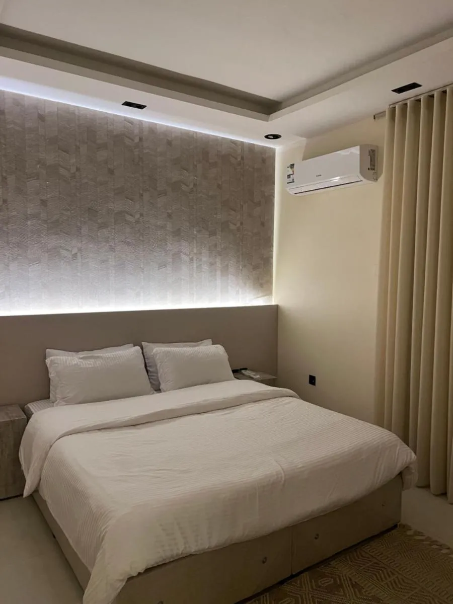 Image 1 of شقة واسعة غرفة نوم وصالة في الصحافة دخول ذاتي A Cozy One Bedroom Apartment in Alsahafa with self Entry