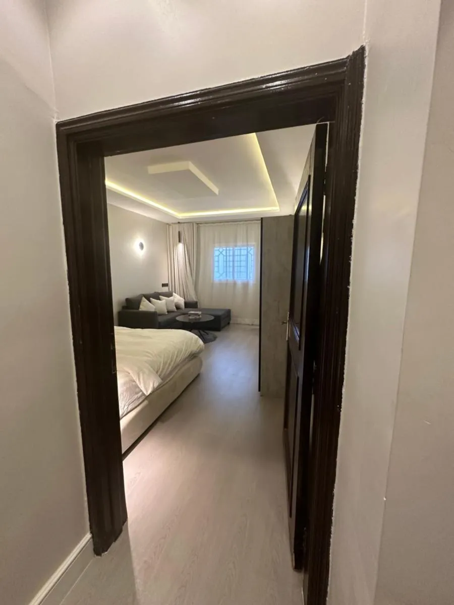 Image 2 of استديو فاخر بمنطقة مركزية-النزهه