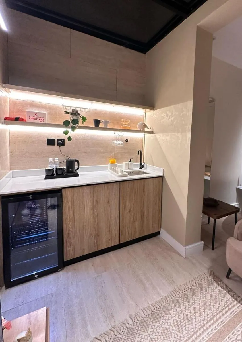 Image 3 of استديو سكاي لايت وتراس خارجي