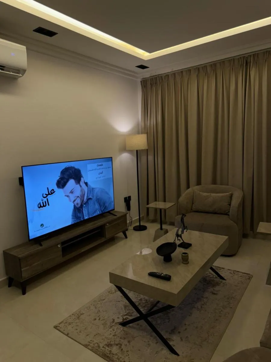 Image 1 of شقه فاخر بحي الصحافه luxiury apartment great location