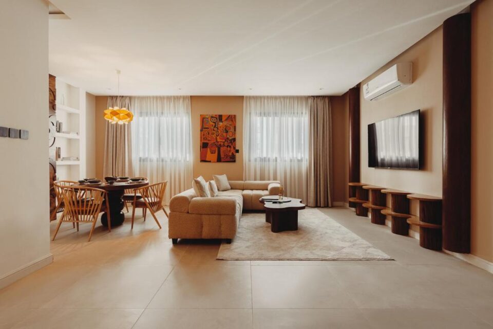 Stylish 3-bedroom Flat in Alnarjis